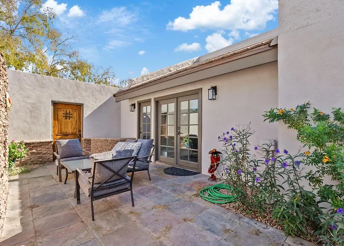 Retreat Sleeps 4 Tempe